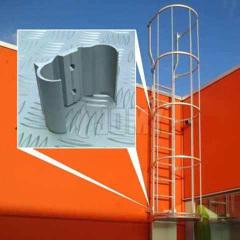 Speciale aluminium bevestigingsklauwen die zowel vast als schuivend kunnen gemonteerd worden op de ladderbomen van de vluchtladder