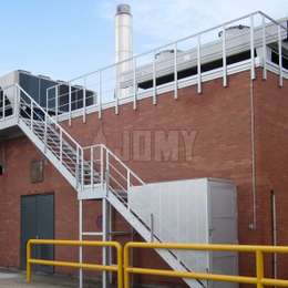Aluminium trap voor naar het dakterras Trap voor daktoegang met ingesloten ingang en veiligheidsdeur.
