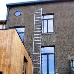 Brandladder uit raam en zonder kooi voor een huis