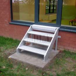Kleine aluminium trap zonder leuning
