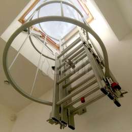 Skydome ladder met kooi en uitschuifbare onderste deel