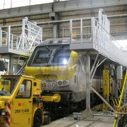 Oplossingen voor veilige toegang op hoogte in industriële omgevingen : vaste ladders, kooiladders, uitschuifbare ladders, uitklapbare ladders, trapladders, trappen, loopbruggen, borstweringen etc.