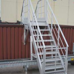 Jomy aluminum stairs on a roof