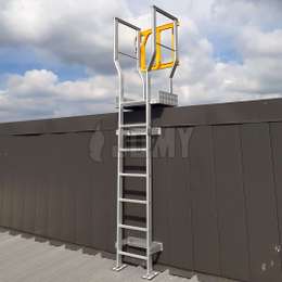 Vaste ladders zonder veiligheidskooi voor een veilige toegang en evacuatie op beperkte hoogte of diepte.