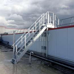 Aluminium trap en platform-brug voor toegang tot verschillende dakniveaus