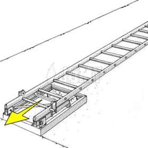 De glijdende vluchtladder wordt over de dakrand geschoven.